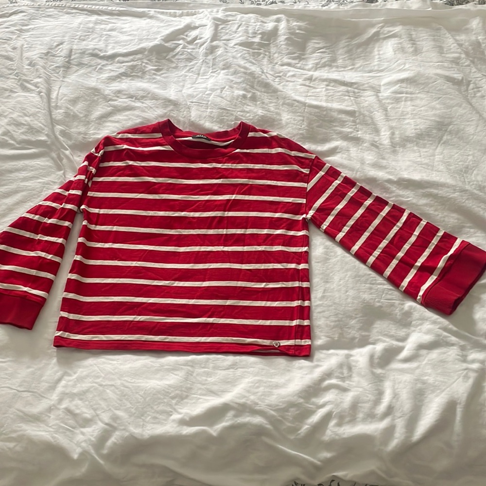 Please long sleeve Women’s top